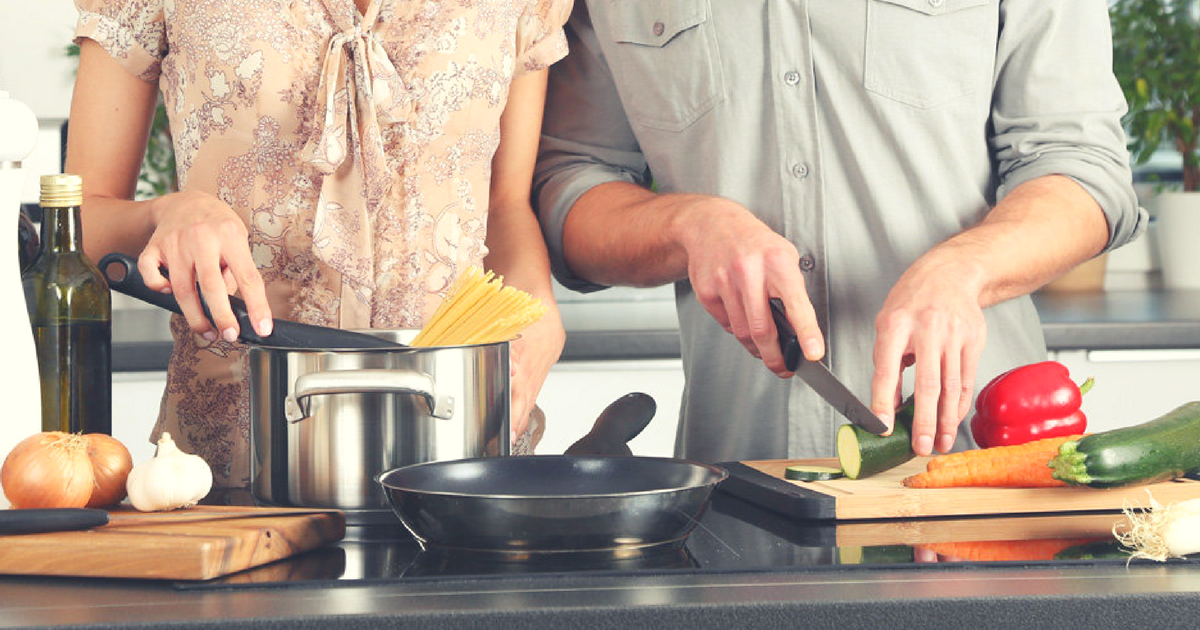 一緒に作ると美味しさ倍増！週末は夫婦で料理をしよう