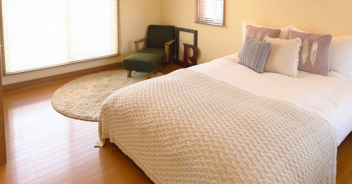 ベッド下の収納には何を入れるべき？ 寝室の収納のコツを専門家が解説！