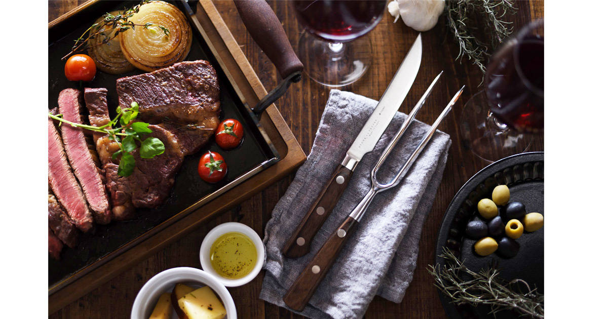 お肉の味がワンランクアップ！「大人の鉄板」＆「ステーキナイフ＆フォーク」で最高の夕食を