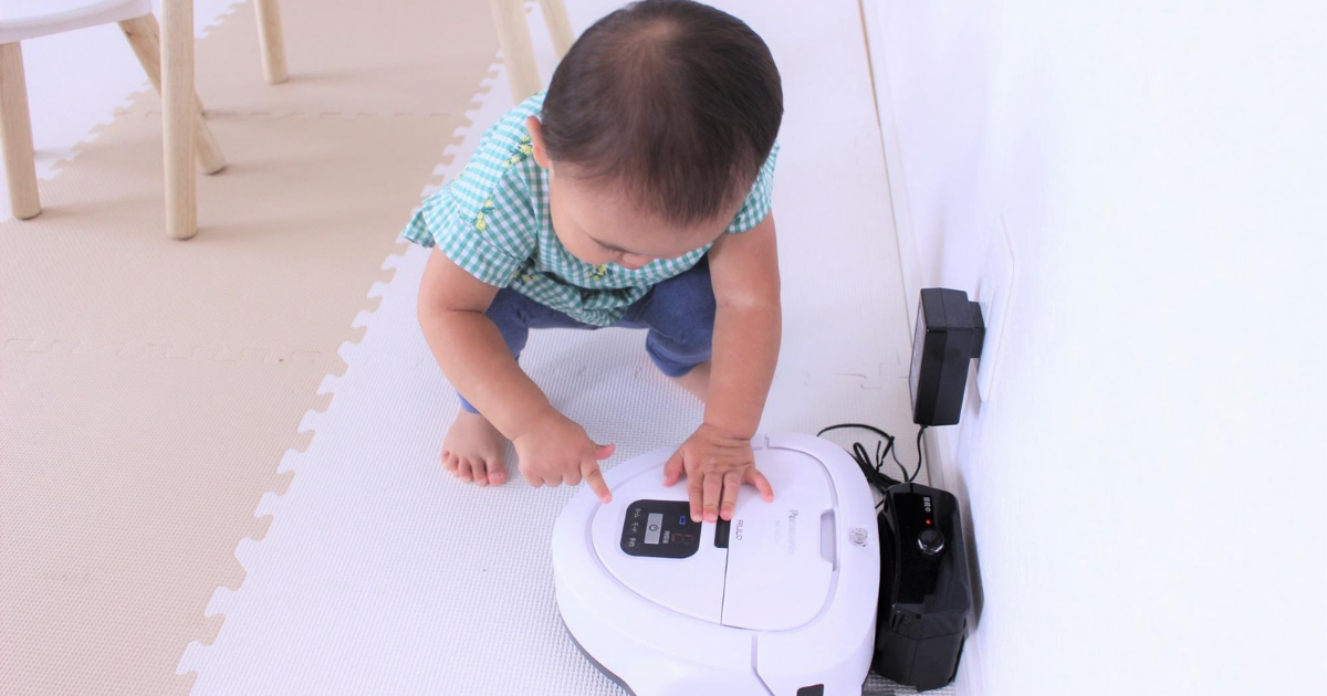 小さな子どものいるお家でロボット掃除機を使うなら「ルーロ ミニ」がオススメ！
