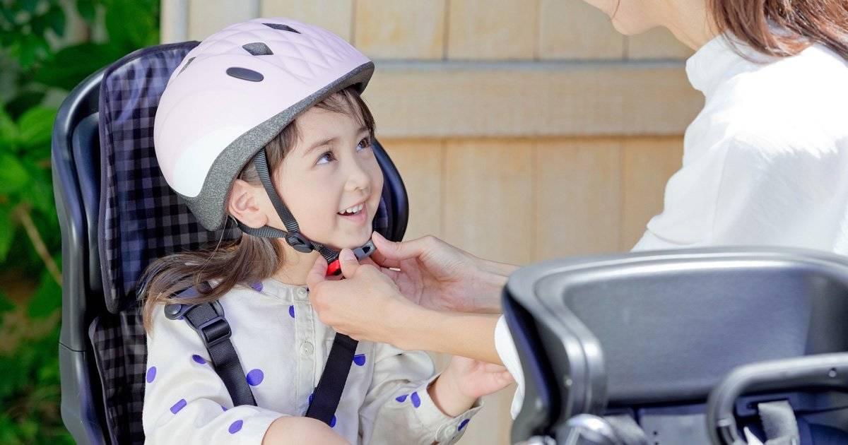 子どもの43％が非着用！安全な自転車運転に不可欠なヘルメット着用のススメ【正しいかぶせ方の動画解説あり】