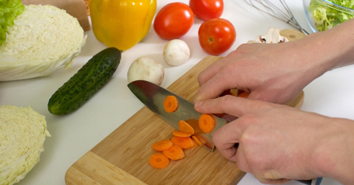 令和のパパ料理事情と課題は？　料理サポートアプリを活用した「共働きファミリー応援！トモショクプロジェクト」が始動