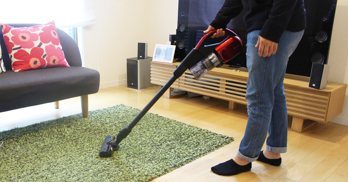 東芝のコードレスクリーナー「トルネオ V コードレス VC-CL1600」の実力は？ 家menのパパ友が最新家電を体験レビュー！②