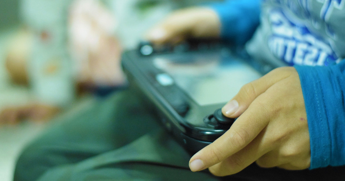 【子どもの叱り方】ゲームで遊ぶ時間を守らない時、どうすればいい？～怒りの感情に流されない叱り方①