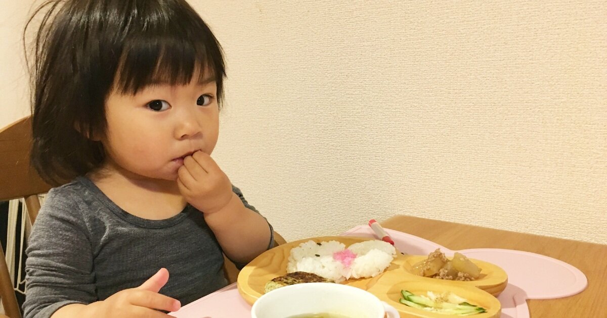 小さな子どもがご飯を残すのはなぜ？食事をしっかり食べさせるコツ