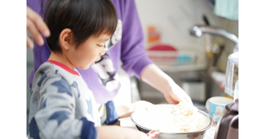 「親子料理」はメリットがたくさん！料理で育まれる子どものチカラとは？お手伝いさせるポイントとおすすめの料理