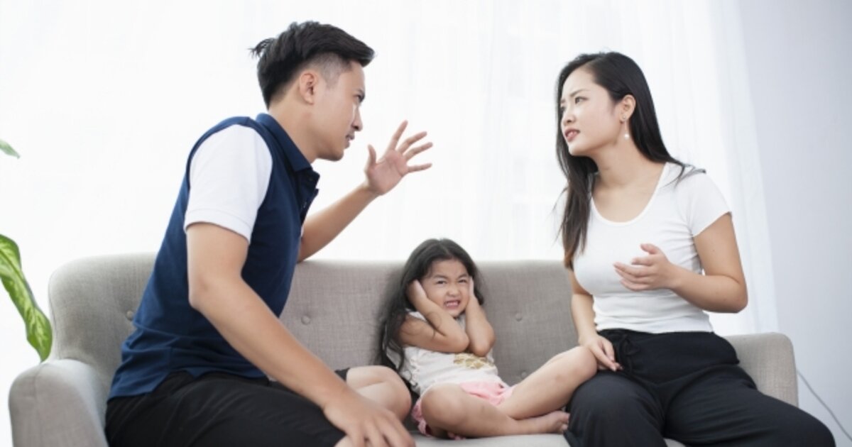パパが叱るとママが不機嫌に？子どもを注意する時のポイント
