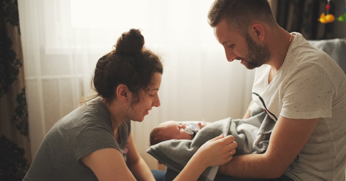 【パパのための「半育休」ガイド】育休中も少しだけ働いて稼ぐ──育児も仕事も大切にしたい人のための選択肢