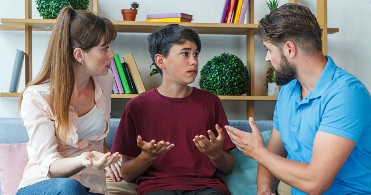 【10歳の反抗期】親に突っかかってくる我が子にどう対処すればいい？子どもの反抗期虎の巻　